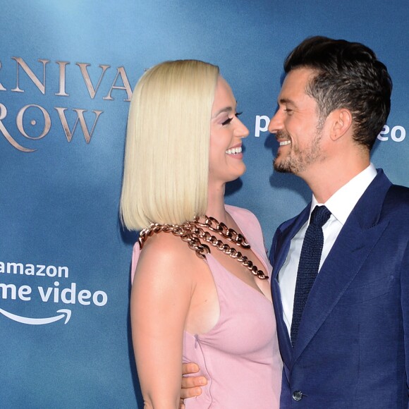 Katy Perry et son fiancé Orlando Bloom à la première de la série télévisée Amazon Prime Video "Carnival Row" au TCL Chinese Theatre dans le quartier de Hollywood, à Los Angeles, Californie, Etats-Unis, le 21 août 2019.