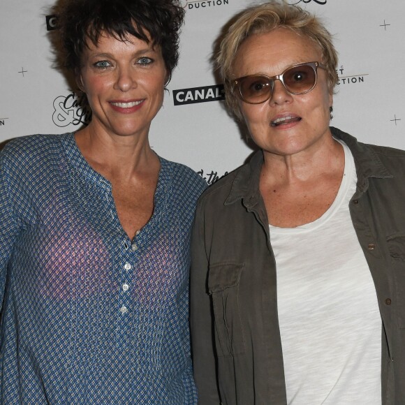 Anne Le Nen et sa compagne Muriel Robin - Soirée du pot de départ de Catherine et Liliane au théâtre Bobino à Paris le 1er juillet 2019. © Coadic Guirec/Bestimage