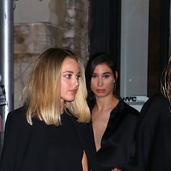 Miley Cyrus et sa compagne Kaitlynn Carter sont allées diner au restaurant La Esquina lors de la Fashion Week 2019 à New York, le 10 septembre 2019