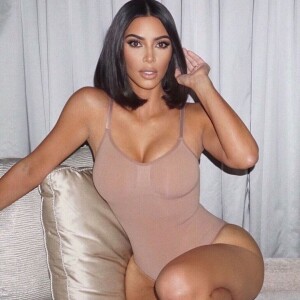 Campagne de Kim Kardashian pour SKIMS, sa marque se sous-vêtements sculptants - Instagram.