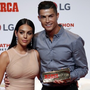 Cristiano Ronaldo et sa compagne Georgina Rodriguez assistent au Prix Marca Leyenda à Madrid en Espagne, le 29 juillet 2019.