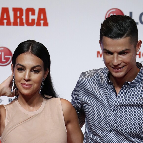 Cristiano Ronaldo et sa compagne Georgina Rodriguez assistent au Prix Marca Leyenda à Madrid en Espagne, le 29 juillet 2019.