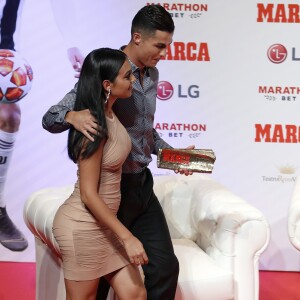 Cristiano Ronaldo et sa compagne Georgina Rodriguez assistent au Prix Marca Leyenda à Madrid en Espagne, le 29 juillet 2019.