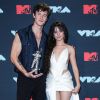Shawn Mendes, Camila Cabello - Photocall des lauréats de la cérémonie des MTV Video Music Awards à Newark (New Jersey). Le 26 août 2019.