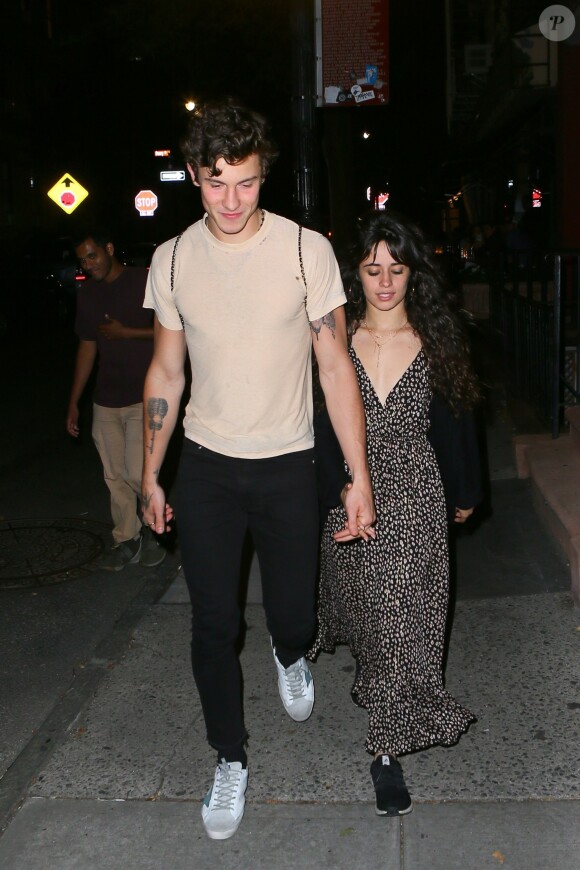 Exclusif - Shawn Mendes et sa compagne Camila Cabello sont allés dîner dans le restaurant Extra Virgin à West Hollywood, le 25 août 2019.