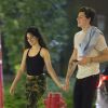 Exclusif - Shawn Mendes et sa compagne Camila Cabello échangent un baiser dans un bar de Montreal le 19 août 2019.