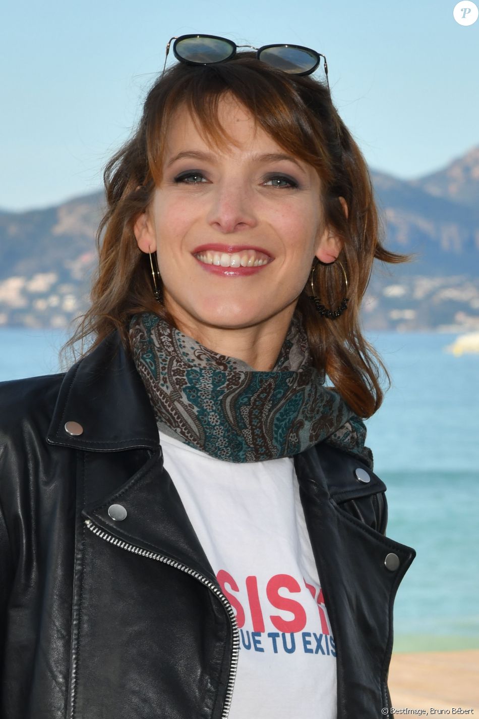 Elodie Varlet de la série Plus Belle La Vie sur la croisette lors de la