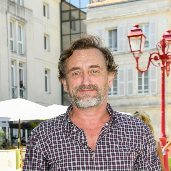 Jean-Paul Rouve pour le film "Je voudrais que quelqu'un m'attende quelque part" lors de la 12ème édition du festival du Film Francophone d'Angoulême, France, le 24 août 2019. © Coadic Guirec/Bestimage
