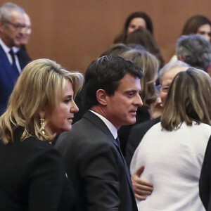 Manuel Valls et Susana Gallardo lors de la soirée des Prix du Royaume d'Espagne pour les entreprises (Premio Reino de España a la Trayectoria Empresarial) à l'école de commerce Institut d'études supérieures de commerce (IESE) de Barcelone, Espagne, le 25 février 2019.