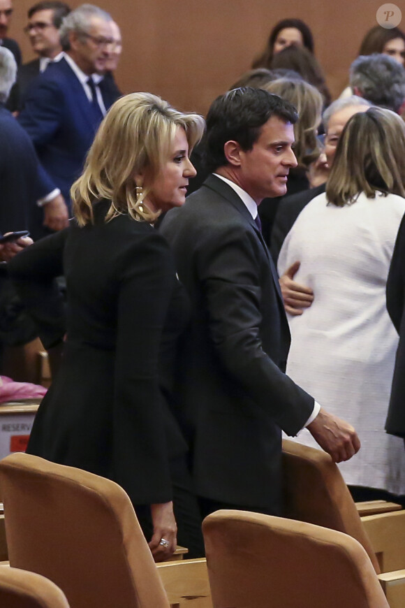Manuel Valls et Susana Gallardo lors de la soirée des Prix du Royaume d'Espagne pour les entreprises (Premio Reino de España a la Trayectoria Empresarial) à l'école de commerce Institut d'études supérieures de commerce (IESE) de Barcelone, Espagne, le 25 février 2019.