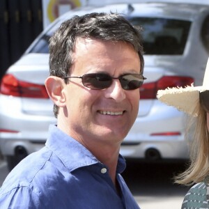 Exclusif - Manuel Valls et  Susana Gallardo sont allés dîner au restaurant où ils se sont rencontrés il y a 1 an à Marbella. Le couple a célébré l'anniversaire de leur rencontre.