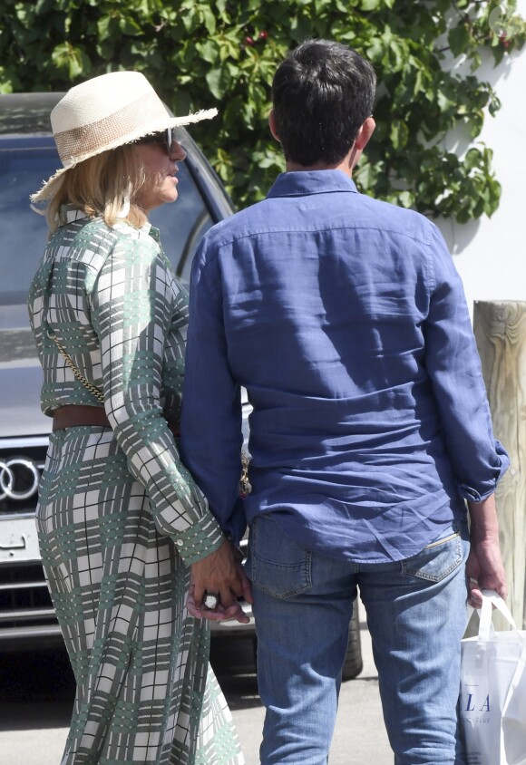 Exclusif - Manuel Valls et Susana Gallardo sont allés dîner au restaurant où ils se sont rencontrés il y a 1 an à Marbella. Le couple a célébré l'anniversaire de leur rencontre.