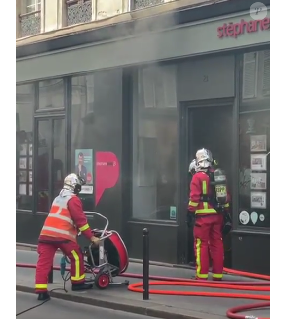 Photo de l'incendie qui a ravagé son agence immobilière située dans le XIe arrondissement de Paris. L'incendie a eu lieu le 16 septembre 2019.