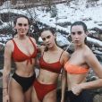 Rumer, Scout et Tallulah Willis en bikini dans les eaux thermales de Frebchman's Bend Hot Springs, le 24 décembre 2017.