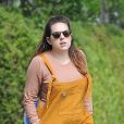 Exclusif - Isabella Cruise (fille de Tom Cruise et de Nicole Kidman) et son mari Max Parker sont allés acheter des plantes pour leur jardin à Londres le 26 mai 2019.