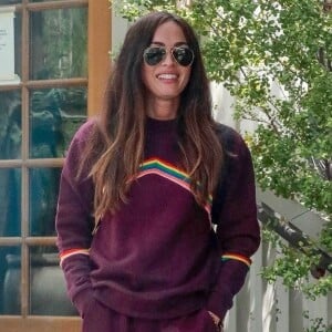 Exclusif - Megan Fox fait du shopping avec des amis à Calabasas, Los Angeles, le 27 avril 2019.