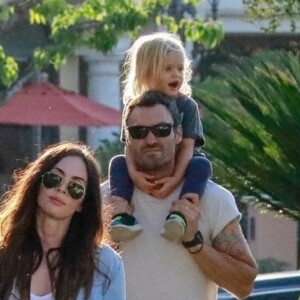 Exclusif - Megan Fox, son mari Brian Austin Green et leurs 3 enfants Bodhi, Journey et Noah sont allés faire du shopping en famille à Calabasas, Los Angeles, le 26 avril 2019.