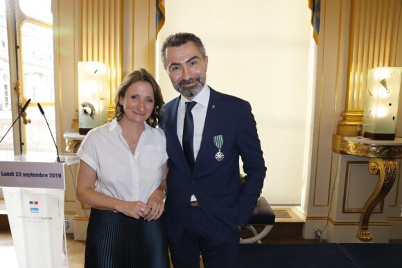 David Sinapian et sa femme Anne-Sophie Pic - Cérémonie de remise des insignes de Commandeur dans l'Ordre des Arts et des Lettres à Pierre Hermé et de Chevalier dans l'Ordre des Arts et des Lettres à David Sinapian au Ministère de la Culture à Paris, le 23 septembre 2019. © Marc Ausset-Lacroix/Bestimage