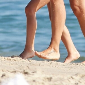 Exclusif - Jenna Dewan passe la journée à la plage avec son compagnon Steve Kazee et sa fille Everly Tatum sur une plage de Los Angeles. Le 30 août 2019