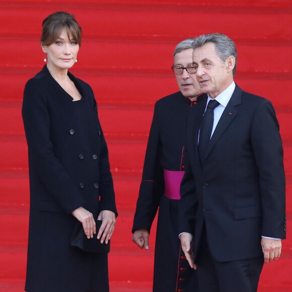 Carla Bruni et son mari Nicolas Sarkozy - Arrivées en l'église Saint-Sulpice pour les obsèques de l'ancien président de la République Jacques Chirac à Paris. Un service solennel sera présidé par le président de la République. Le 30 septembre 2019 © Dominique Jacovides / Bestimage