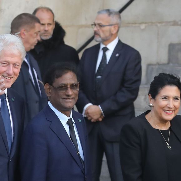Bill Clinton - Arrivées en l'église Saint-Sulpice pour les obsèques de l'ancien président de la République Jacques Chirac à Paris. Un service solennel sera présidé par le président de la République. Le 30 septembre 2019 © Dominique Jacovides / Bestimage