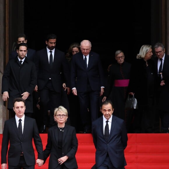 Alexandre Salat-Baroux, François Pinault, Martin Chirac, sa mère Claude Chirac et son mari Frédéric Salat-Baroux - Sorties des obsèques de l'ancien président de la République Jacques Chirac en l'église Saint-Sulpice à Paris. Le 30 septembre 2019 © Stéphane Lemouton / Bestimage