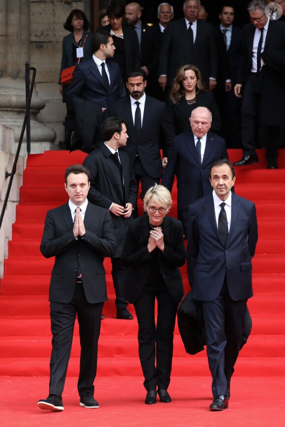 Nicolas Salat-Baroux, Alexandre Salat-Baroux, François Pinault, Martin Chirac, sa mère Claude Chirac et son mari Frédéric Salat-Baroux - Sorties des obsèques de l'ancien président de la République Jacques Chirac en l'église Saint-Sulpice à Paris. Le 30 septembre 2019 © Stéphane Lemouton / Bestimage