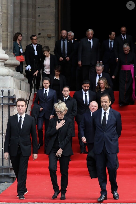 Nicolas Salat-Baroux, Alexandre Salat-Baroux, François Pinault, Martin Chirac, sa mère Claude Chirac et son mari Frédéric Salat-Baroux - Sorties des obsèques de l'ancien président de la République Jacques Chirac en l'église Saint-Sulpice à Paris. Le 30 septembre 2019 © Stéphane Lemouton / Bestimage