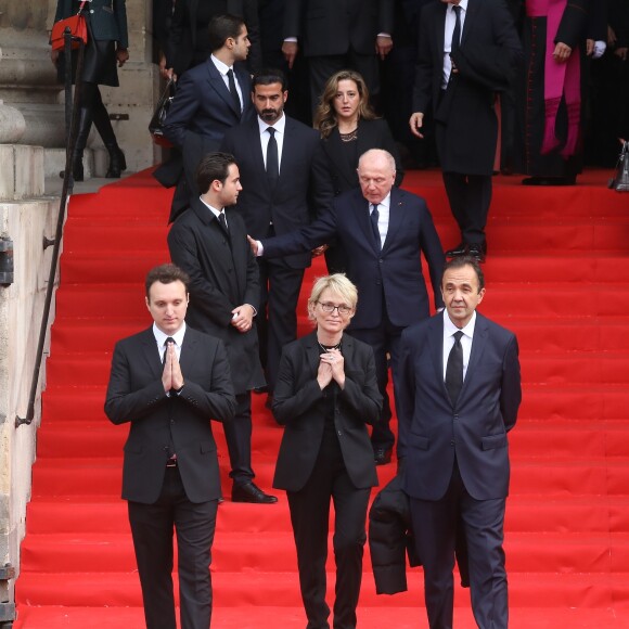 Alexandre Salat-Baroux, François Pinault, Martin Chirac, sa mère Claude Chirac et son mari Frédéric Salat-Baroux - Sorties des obsèques de l'ancien président de la République Jacques Chirac en l'église Saint-Sulpice à Paris. Le 30 septembre 2019 © Dominique Jacovides / Bestimage