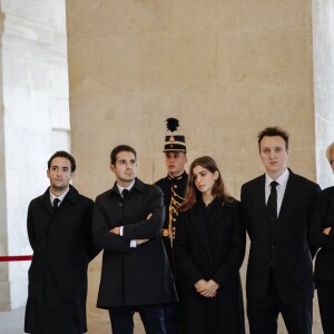 Claude Chirac, son fils Martin Rey-Chirac, son mari Fréderic Salat-Baroux et les enfants de Fréderic: Alexandre, Nicolas et Esther - Cérémonie inter-religieuse et Recueillement populaire en hommage au président Jacques Chirac dans la cour des Invalides à Paris le 29 Septembre 2019. © Kamil Zihnioglu/ Pool / Bestimage