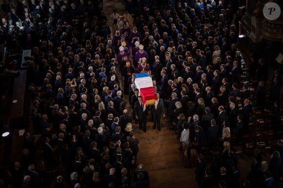 Le cercueil de Jacques Chirac lors de ses obsèques en l'eglise Saint-Sulpice, à Paris, le 30 septembre 2019 © Eliot Blondet / Pool / Bestimage