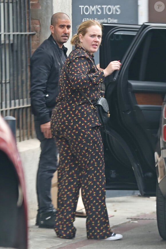 Exclusif - La chanteuse Adele fait su shopping à Los Angeles le 19 novembre 2018.