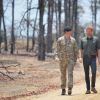 Le prince Harry, duc de Sussex, rend hommage au soldat Mathew Talbot, tué le 5 mai 2019 par un éléphant au Liwonde National Park (Malawi), le 30 septembre 2019, dans le cadre de son voyage officiel en Afrique du Sud.