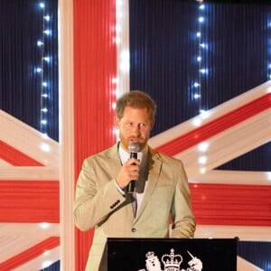 Le prince Harry, duc de Sussex, lors d'une réception à la résidence du Haut Commissaire britannique à Lilongwe, Malawi, le 29 septembre 2019, lors du septième jour de la tournée royale en Afrique.