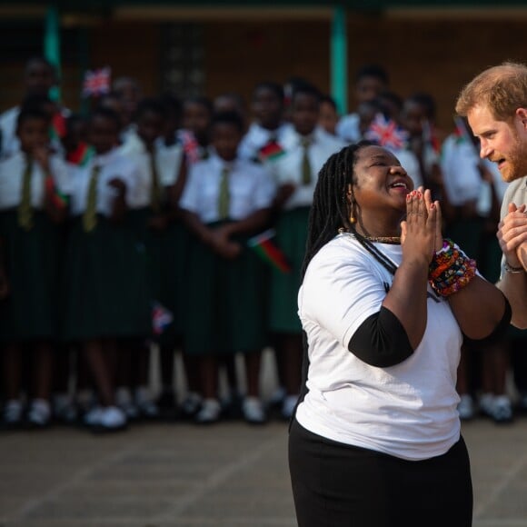 Le prince Harry, duc de Sussex, visite le Nalikule College of Education à Lilongwe, Malawi, le 29 septembre 2019, lors du septième jour de la tournée royale en Afrique.