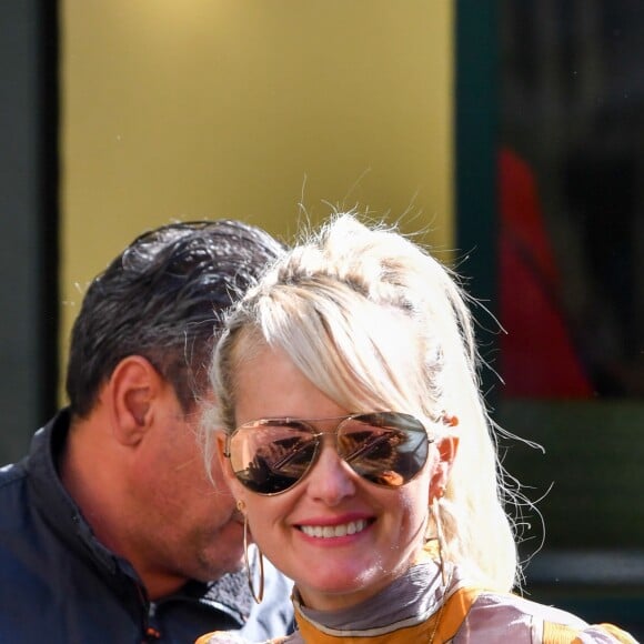 Laeticia Hallyday à la sortie du restaurant "Mon Square" à Paris le 19 septembre 2019.