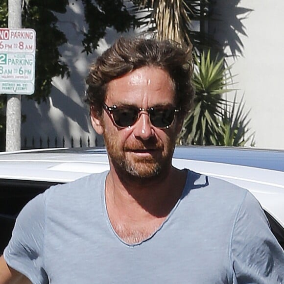 Laeticia Hallyday, son nouveau compagnon Pascal Balland vont déjeuner dans un restaurant de sushi à Los Angeles, proche de l'école des filles de Laeticia. Le 13 septembre 2019