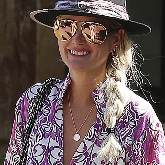 Laeticia Hallyday est allée déjeuner avec Maryline Issartier et Marine (l'ex-femme de son compagnon Pascal Balland) au restaurant "Kiff Kafe" à Los Angeles le 2 octobre 2019.