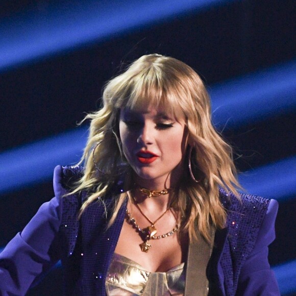 Taylor Swift en concert lors de la cérémonie des MTV Video Music Awards (MTV VMA's) à the Prudential à Newark dans le New Jersey, le 26 août 2019