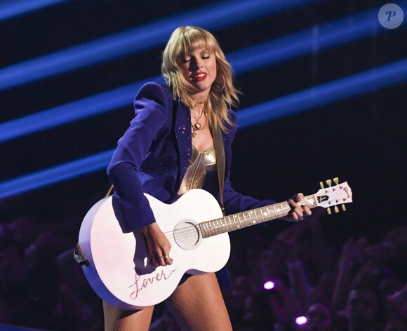 Taylor Swift en concert lors de la cérémonie des MTV Video Music Awards (MTV VMA's) à the Prudential à Newark dans le New Jersey, le 26 août 2019