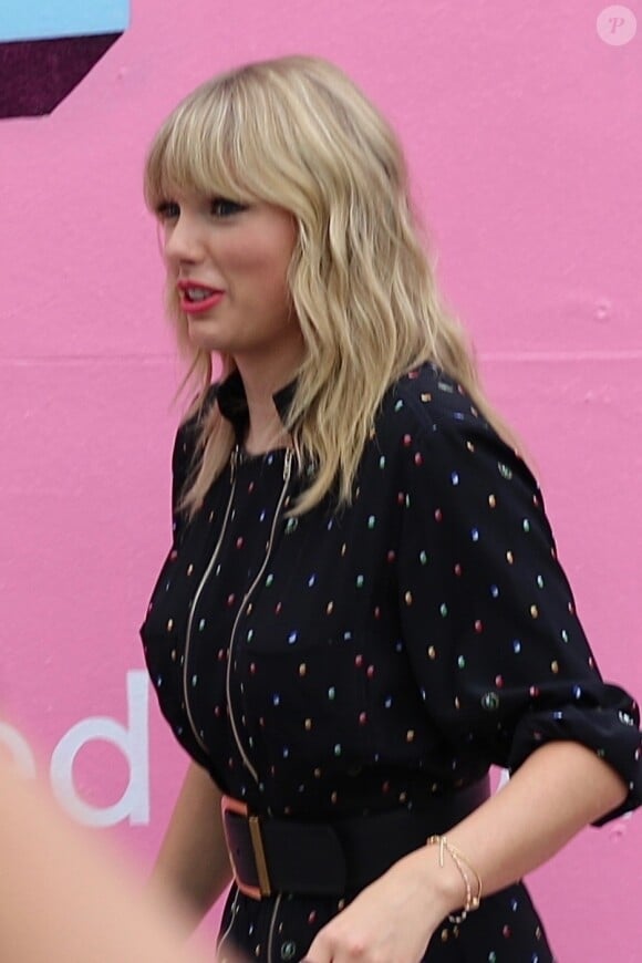 Taylor Swift visite son installation murale 'Lover' à New York, après la sortie de son nouvel album 'Lover', le 23 août 2019.