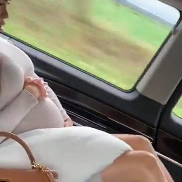 Nabilla et Thomas arrivent à la maternité le 5 octobre 2019.