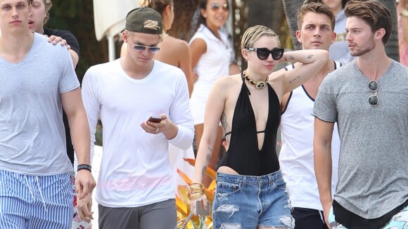 Miley Cyrus recasée avec Cody Simpson ? Ils sèment encore plus le doute...