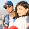 Kylie Jenner et Tyga lors de leur dernière apparition à l'Empire State Building pour la Saint-Valentin à New York, le 14 février 2017. Le couple avait rompu quelques semaines plus tard.