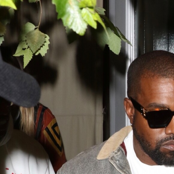 Kim Kardashian et son mari Kanye West à la sortie de leur hôtel avec leurs enfants S. West, North West et Chicago West à New York, le 29 septembre 2019