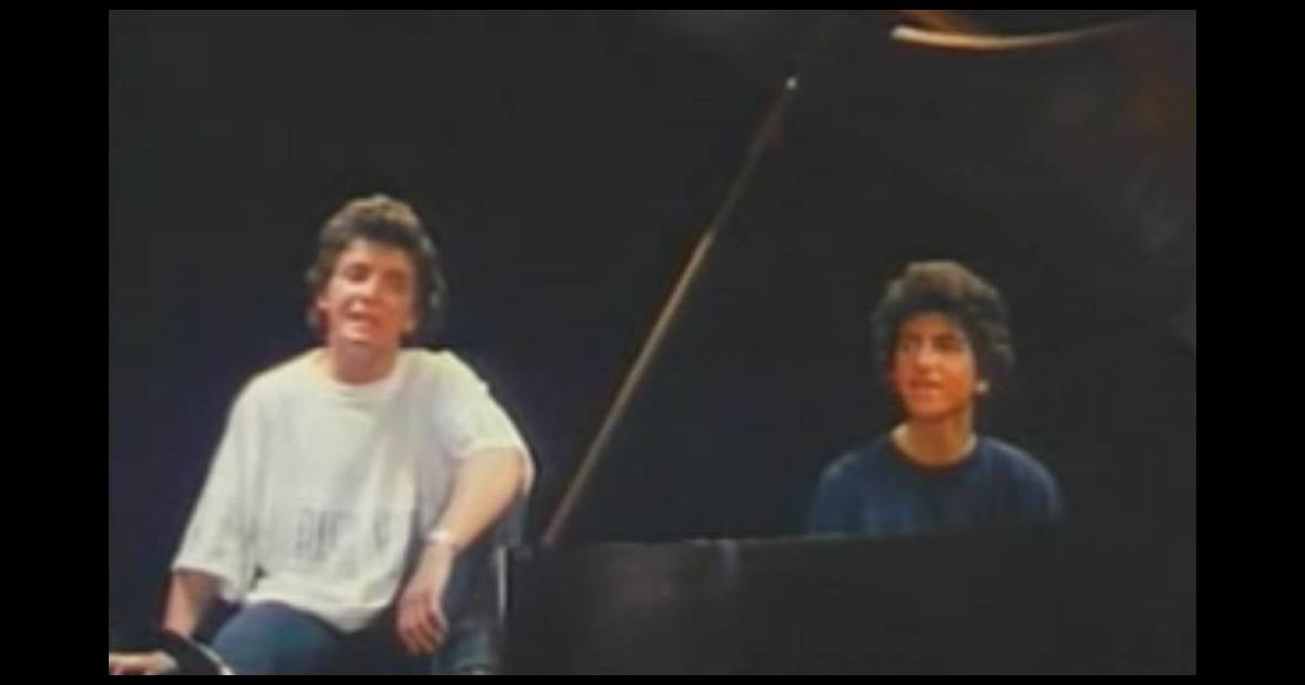 Chanteur Est Ce Que Tu Viens Pour Les Vacances Est-ce que tu viens pour les vacances ? par David et Jonathan - Purepeople