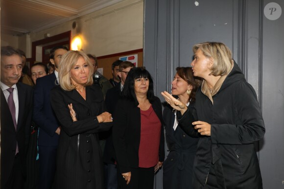 Brigitte Macron et Valérie Pécresse visitent la cité scolaire Alphonse de Lamartine à Paris le 9 octobre 2019. © Dominique Jacovides/Bestimage