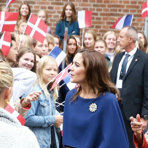 La première dame Brigitte Macron et la princesse Mary de Danemark visitent le Lycée Rysensteen à Copenhague, Danemark, le 29 août 2018. La Première Dame et la princesse sont allées à la rencontre des édudiants. Le couple présidentiel effectue une visite d'Etat de deux jours au Danemark. © Dominique Jacovides/Bestimage