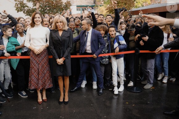 Brigitte Macron, la princesse Mary de Danemark lors de la visite de la cité scolaire Alphonse de Lamartine à Paris le 9 octobre 2019. © Hamilton / Pool / Bestimage