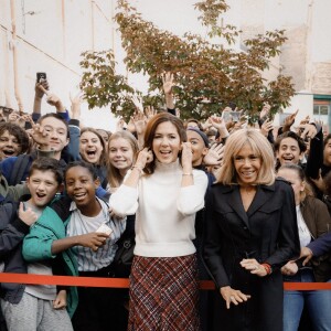 Brigitte Macron, la princesse Mary de Danemark lors de la visite de la cité scolaire Alphonse de Lamartine à Paris le 9 octobre 2019. © Hamilton / Pool / Bestimage